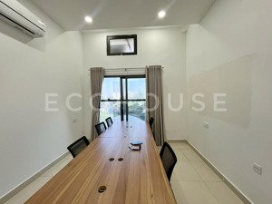 văn phòng trống sẵn sáng sủa sạch sẽ yên tĩnh dễ chịu the sun avenue officetel