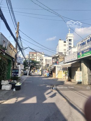 cho thuê nhà nguyên căn góc 2mt. ngay đường quang trung