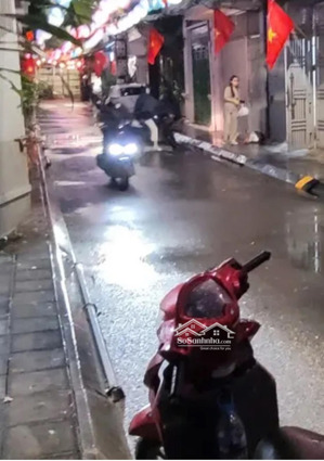 duy nhất tại phố quần ngựa- phân lô vỉa hè ô tô tránh- kinh doanh - cách hồ tây 200m