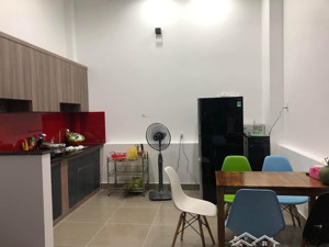 kẹt tiền gấp ! chốt nhanh! một số căn đẹp 4x12 đúc 2 tầng hẻm thông gần ngã 4 llq-âu cơ từ 6.5tỷ tl