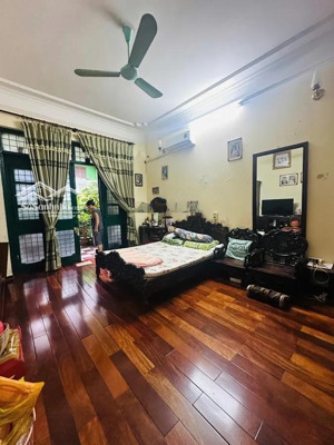 đẹp nhất , duy nhất tại phố vĩnh phúc-ba đình - mặt ngõ phân lô - ô tô tải tránh - vỉa hè