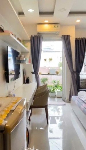 cho thuê phòng quận 3 gần chợ tân định, gần hoàng sa, trường sa, đường hai bà trưng, ban công 30m2