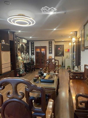 mặt phố vương thừa vũ, tài chính dưới 19 tỷ,