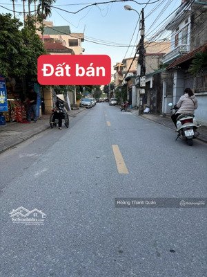 phân lô vỉa hè gần cổng trường cấp 12 giang biên gần 70m², đường 4 ô tô tránh - giá 10,xx tỷ