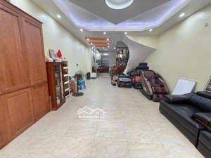 cần bán gấp nhà liền kề khu đô thị xa la. vỉa hè. ô tô tránh nhau. dừng đỗ ngày đêm. kd