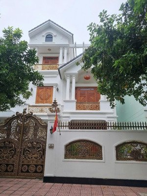 bán biệt thự mới đẹp khu đại an vũng tàu- mặt tiền trần cao vân - s=185m2=9,5x19,5m =3 tầng - 20 tỷ