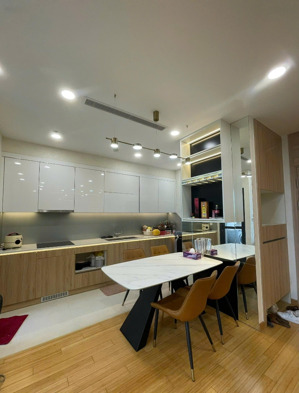 gia đình bán gấp căn 2 ngủ, 93m2, tòa intracom 2 cầu diễn, sẵn sổ, có slot ô tô, thiện chí 6.2 tỷ