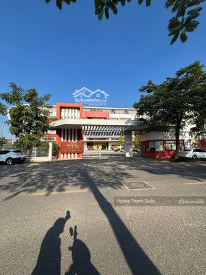 mảnh đất đẹp ngay cổng trường cấp 12 giang biên phân lô, ô tô tránh - 90m2 giá 14,1 tỷ 