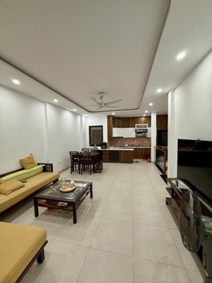 cần bán gấp nhà đẹp mặt tiền đường cửu long, phường nha trang