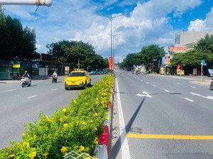 bán 2 lô đất liền kề nhau - ngang 10m - mặt tiền kinh doanh liền kề lê văn việt - giá chỉ 30 tỷ