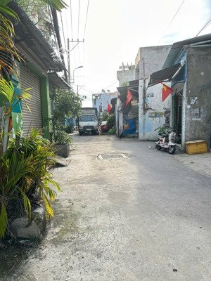 bán gấp nhà tải chạy thông - trung mỹ tây 13 quận 12 - 184m2 - 5,8x32m - giá chỉ 7,7 tỷ