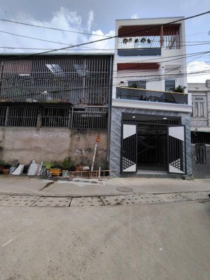 bán nhà 1 trệt 1 lầu bình chuẩn,thuận an,bình dương tặng full nội thất giá tốt