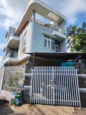 bán nhà mặt phố tại phường linh xuân, thủ đức, 8,5 tỷ, 111m2, hàng hiếm giá tốt