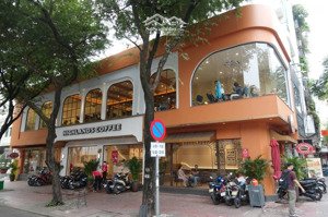 mặt tiền nguyễn sơn (11x25m) đang cho thuê 128tr còn 3 năm 36 tỷ