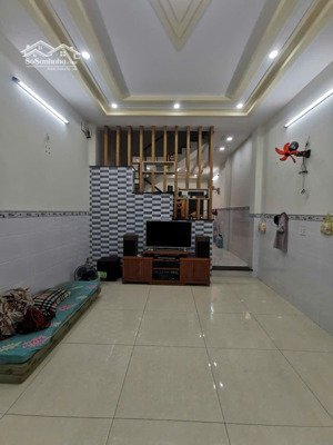 nhà phố q 12 68 m2 gấp bán 5 tỷ 2, lh ngà nhà phố hỗ trợ xem nhà trực tiếp
