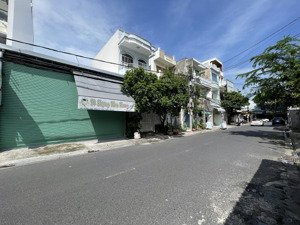 bán gấp nhà mặt tiền hồng lĩnh tttp nha trang, ngang 7,08m cách biển 1,5km, giá chỉ 140 triệu/m²