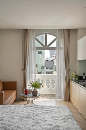 chính chủ cho thuê căn hộ 1pn ban công/cửa sổ full nội thất 35m2 ngay trần hưng đạo quận 1