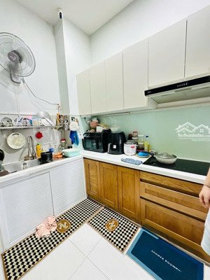 cho thuê nhà nguyên căn hẻm xe hơi tránh view landmark 81 chỉ 16 triệu/tháng