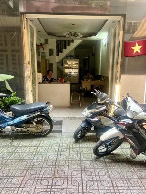 hẻm xe hơi tô hiến thành tt q10 - 36m2, nở hậu, trệt - lầu - 2pn lớn nhà mới ở ngay - 8,4 tỷ