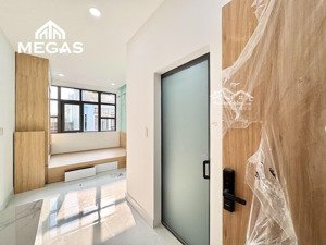 khai trương căn hộ mới 100%- full nội thất - thang máy - ngay hoàng sa - lý chính thắng