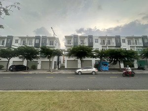 bán lô góc shophouse tại sun casa, 5,6 tỷ, 108m2, 3pn, 4wc, full nội thất