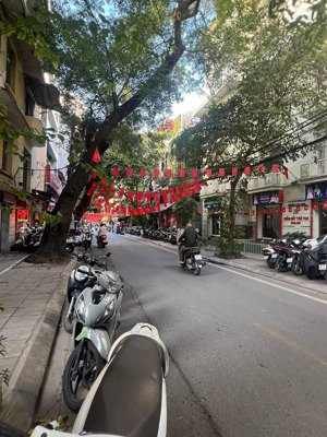 30m ra mặt phố - đi bộ 3 phút ra trường phan đình phùng - hoàng thành thăng long