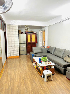 căn hộ tập thể thanh xuân bắc, căn góc 2 ngủ, ô tô đỗ cửa, đường ô tô tránh