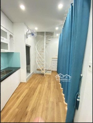 nhà mặt tiền - hoàng sa - 4,5x3,5m - 1 trệt 3 lầu - phù hợp kd, buôn bán - 15 triệu tl 