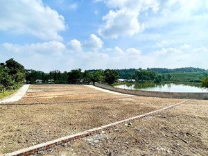 lô đất bám hồ suối hai đẹp - rẻ - tiềm năng tăng giá cao giá fo view núi sát khu biệt thự santafe