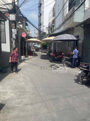 quận 8 nguyễn thị tần-kế chợ rạch ông -khu dân cư hiện hữu nguyên căn xe hơi ngủ trong nhà sổ vuông