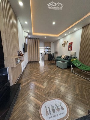 bán nhà phố khu biệt thự tiamo
duy nhất 1 căn siêu đẹp , full nội thất cao cấp
127m 4ty8