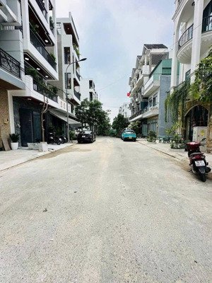 sót lại lô đất đẹp 4,5m x 14m. hẻm nhựa 14m vỉa hè khu vip đường lê thị riêng