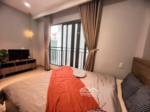 cho thuê chdv studio 40m2 ban công thang máy gần ngã tư phú nhuận tiện di chuyển các q1,q3