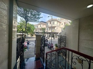 cho thuê nhà mặt phố tại cityland 50 triệu có tháng máy nội thất đẹp căn góc công viên 6m bên hông