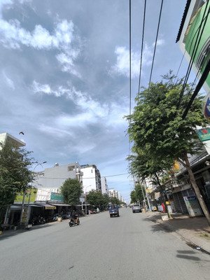 2 mtkd phạm văn bạch gò vấp,9x17m đường trước nhà 16m, vỉa hè 4m, xây tòa nhà cho thuê no1!