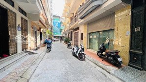 bán nhà hoàng quốc việt - 86m - 5 tầng full nội thất -lô góc thông thoáng -có thang máy -ôto đỗ cửa