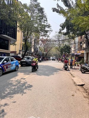 bán nhà mặt phố phạm thận duật, dt52m, mt4,2m, 2 mặt tiền, ô tô dừng đỗ, kinh doanh