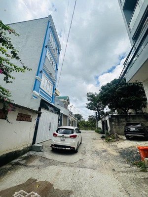 chủ ngộp giảm 1ty1 căn siêu chdv 12 phòng - dòng tiền 460tr/ năm, dt 110m2 sau lưng trường đh ntt