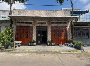 dãy phòng trọ 12 phòng 2kiot doanh thu 16tr/ tháng tại phường thới hoà, bến cát giá chỉ 1 tỷ 180