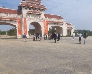 hàng hiếm : đất nền hòa lạc 405m2 mt10.2m.cách cổng trường đhqg 100m, ga metro 300m.giá 9,49t