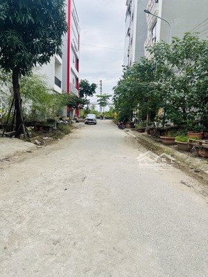 bán lô đất trung tâm hoài đức vị trí cực đẹp 68m2, mt 8m. ô tô tránh, giá chỉ 11,3 tỷ