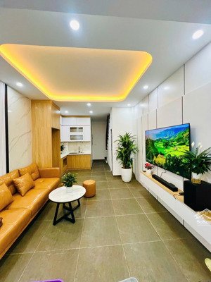 siêu phẩm phạm văn đồng _ 6tâng _thang máy _full nội thất _40m ra phố _nhà mới ở ngay _11,6tỷ