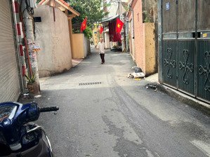 bán nhà nguyên xá ô tô ngủ trong nhà kinh doanh đỉnh, giá đầu tư 150 triệu