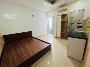 cho thuê phòng đủ nội thất, cửa sổ trời như hình