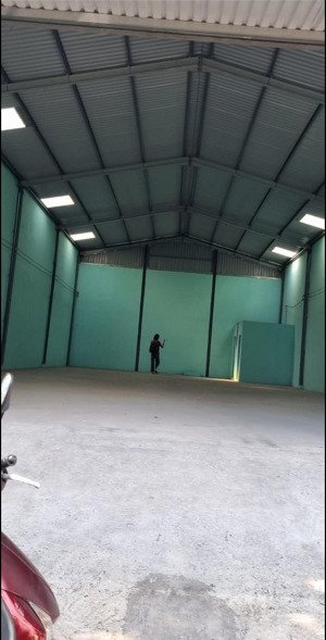 cho thuê kho,xưởng 400m giá 32tr/t, đ lê trọng tấn