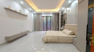 "bán nhà đầm trấu, hai bà trưng 55m, 7 tầng, mt 5.2m. giá: 32.3 tỷ