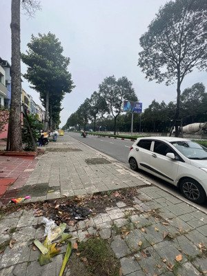 bán nhà 1 trệt 3 lầu mặt tiền kinh doanh đường mptv sát đường ne8 mỹ phước 3