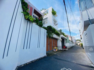 nhà đẹp linh tây-ngay tô ngọc vân-mới tinh vào ở được ngay-đường ô tô thông-gần công viên