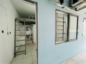 phòng giá rẻ 2tr8 máy lạnh,tủ đồ,cửa sổ thoáng_ngay đại học công thương