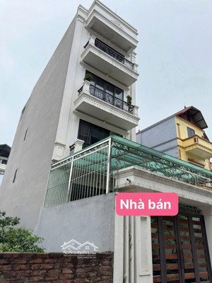 chính chủ gửi bán nhà cự khối -long biên - ô tô vào nhà - ngõ thông tứ tung - full nội thất gần hồ